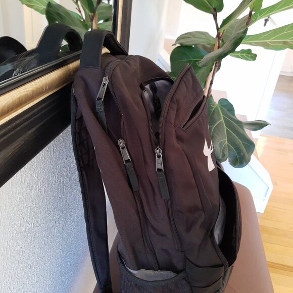 Back pack - Picture 2 of 4